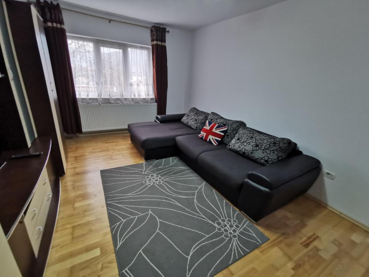 Feelhome Apartment Călimăneşti エクステリア 写真
